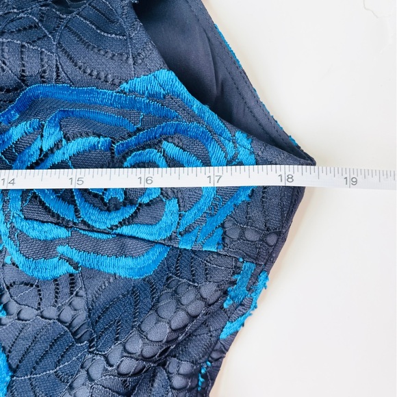 Alice and Olivia Blue Roses Lace Overlay Open Back Mini Cocktail Dress - Picture 8 of 9